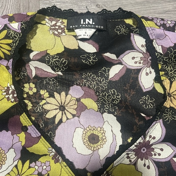 I.N. San Francisco top - Picture 2 of 2